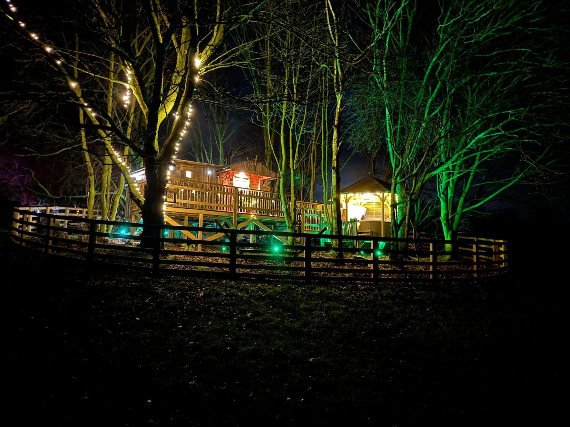 Burtree Country House, Tipi'S, Treehouse & Lodge & House Rooms With Hot Tubs In A Private Garden サースク エクステリア 写真