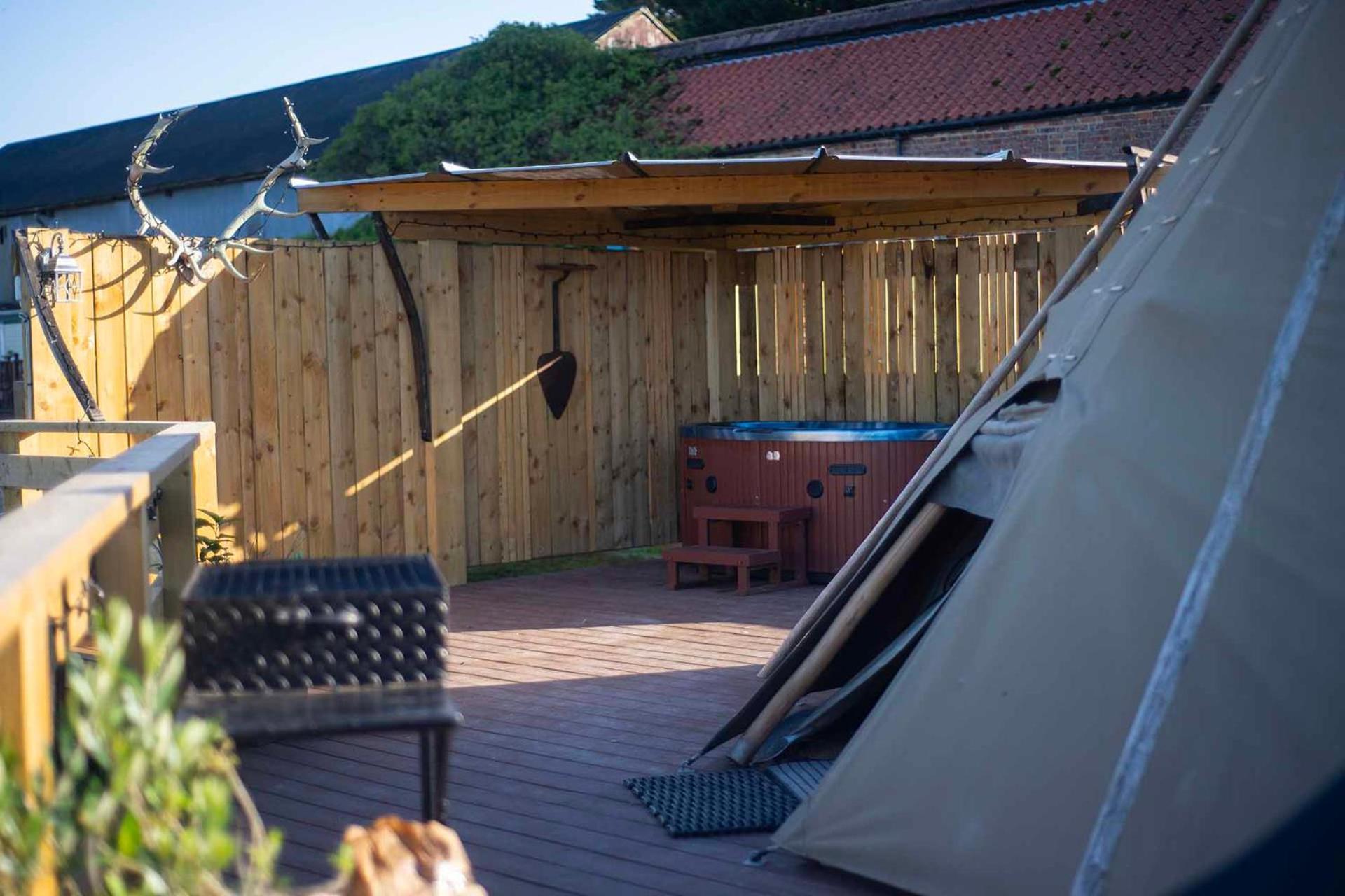 Burtree Country House, Tipi'S, Treehouse & Lodge & House Rooms With Hot Tubs In A Private Garden サースク エクステリア 写真