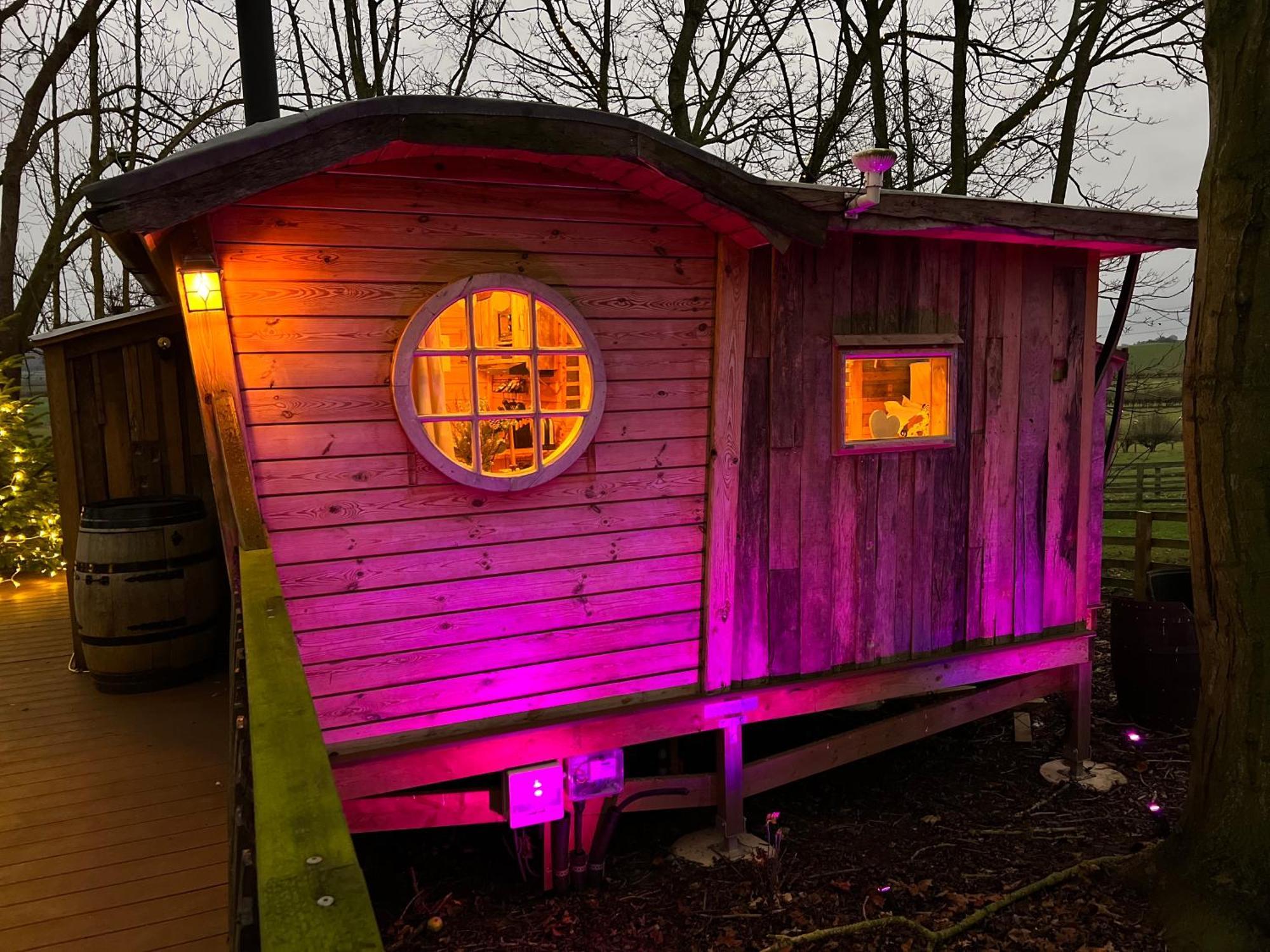 Burtree Country House, Tipi'S, Treehouse & Lodge & House Rooms With Hot Tubs In A Private Garden サースク エクステリア 写真