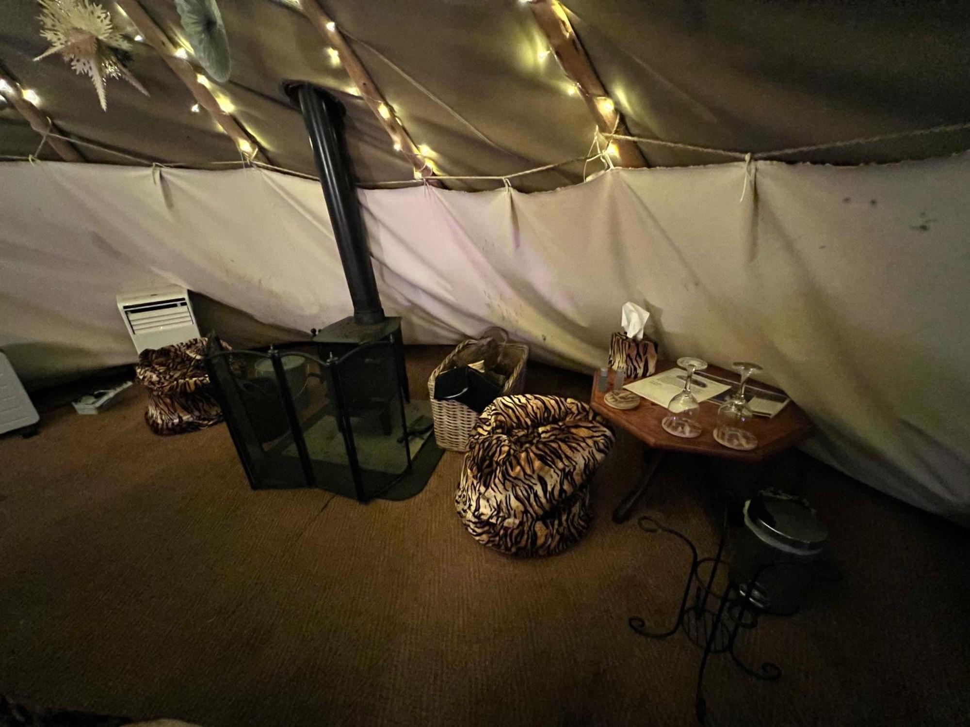 Burtree Country House, Tipi'S, Treehouse & Lodge & House Rooms With Hot Tubs In A Private Garden サースク エクステリア 写真