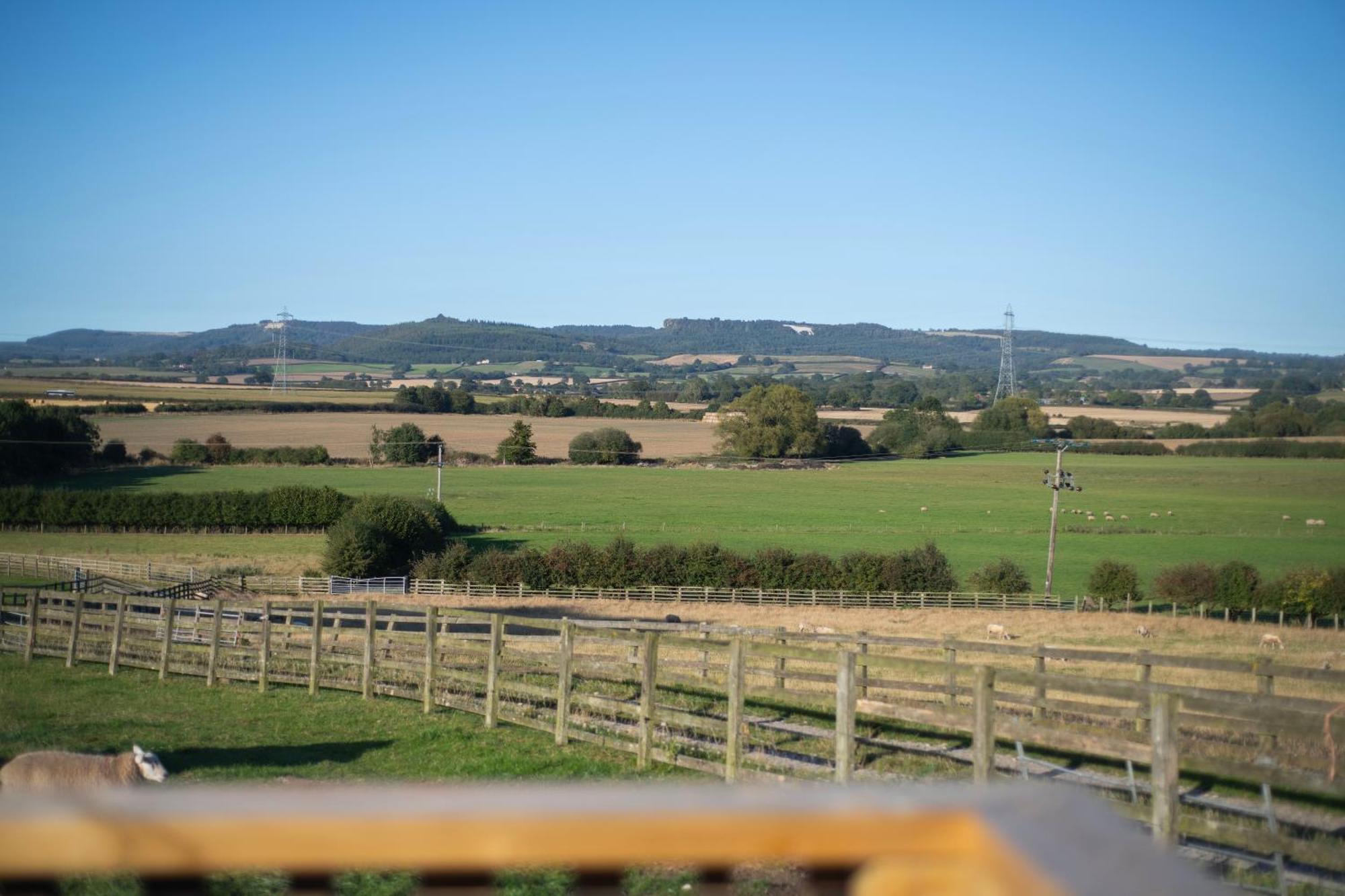 Burtree Country House, Tipi'S, Treehouse & Lodge & House Rooms With Hot Tubs In A Private Garden サースク エクステリア 写真
