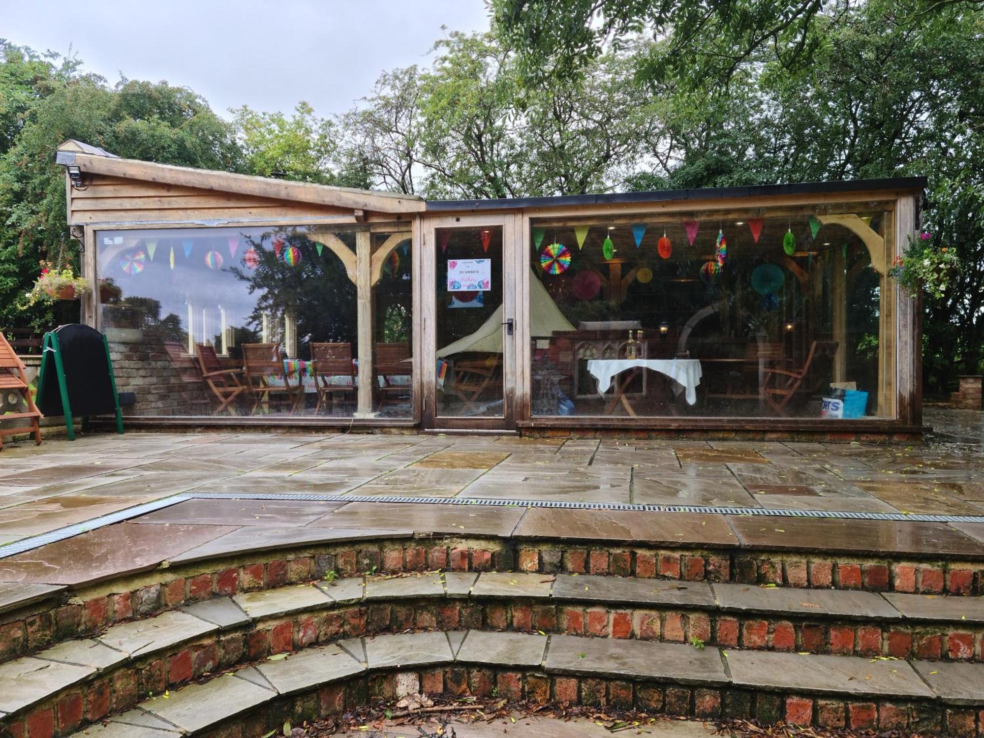 Burtree Country House, Tipi'S, Treehouse & Lodge & House Rooms With Hot Tubs In A Private Garden サースク エクステリア 写真