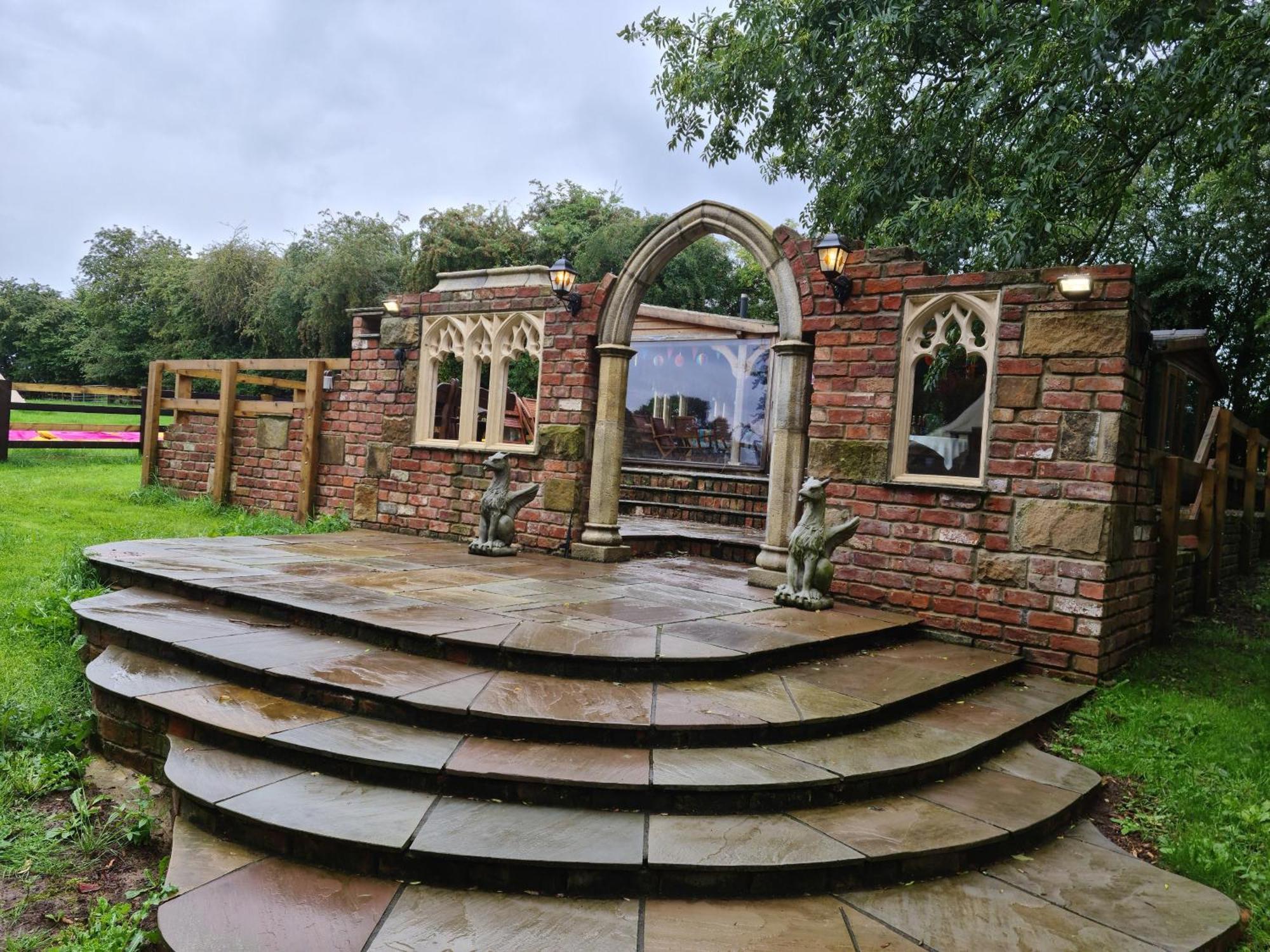 Burtree Country House, Tipi'S, Treehouse & Lodge & House Rooms With Hot Tubs In A Private Garden サースク エクステリア 写真